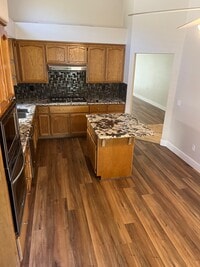 Building Photo - 3367 Chapelle Dr