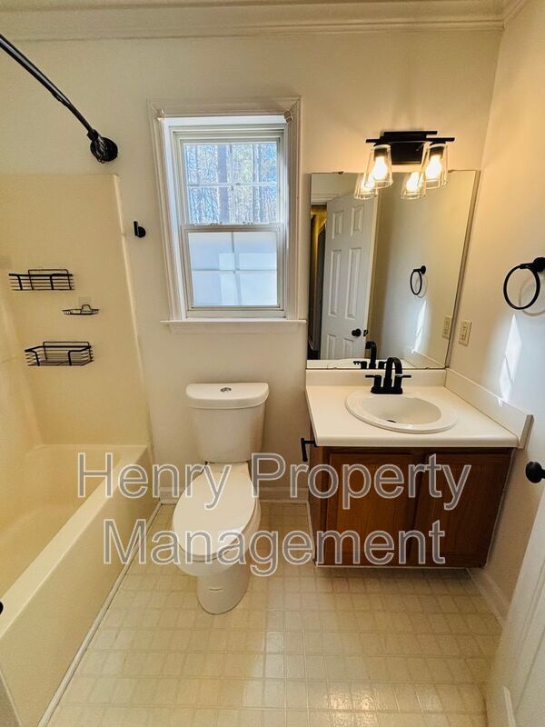 Building Photo - 8929 New Windsor Pl