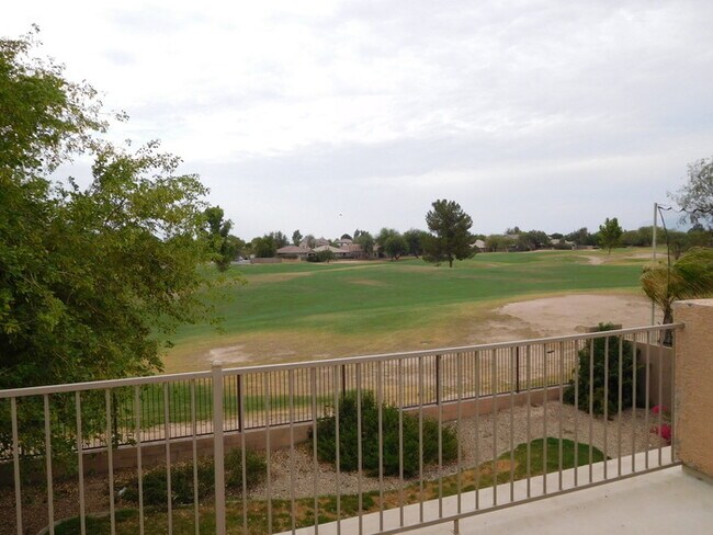 Building Photo - Huge 2700 SFT, Golf-view Community in Villages at Queen Creek!