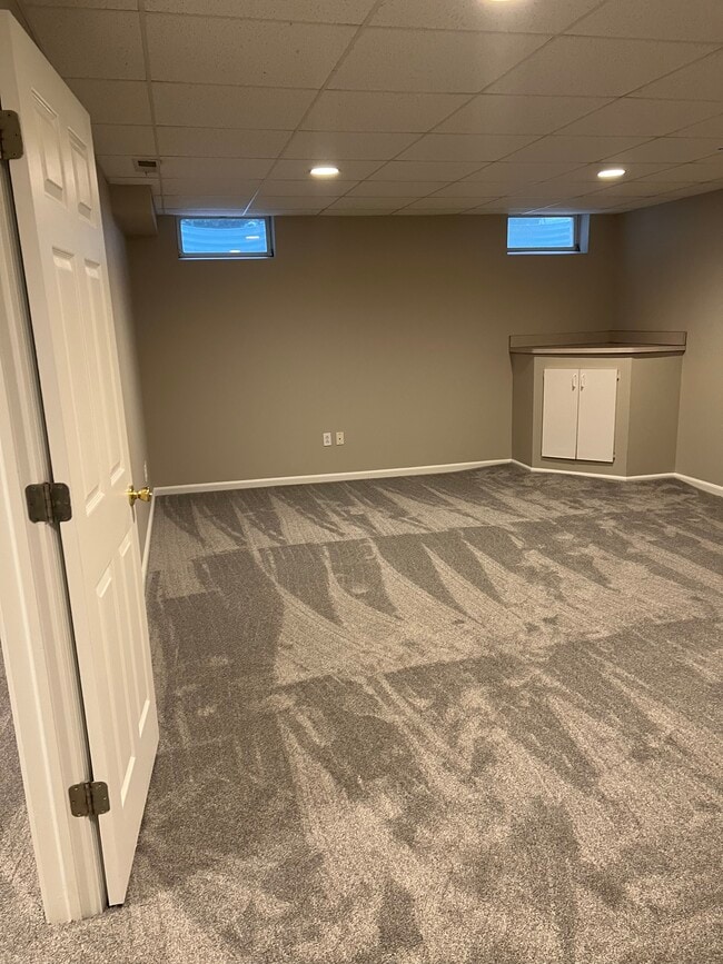 Building Photo - 36447 N Reserve Cir