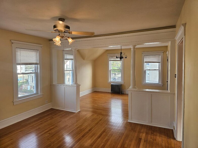Primary Photo - 362 Pearce St