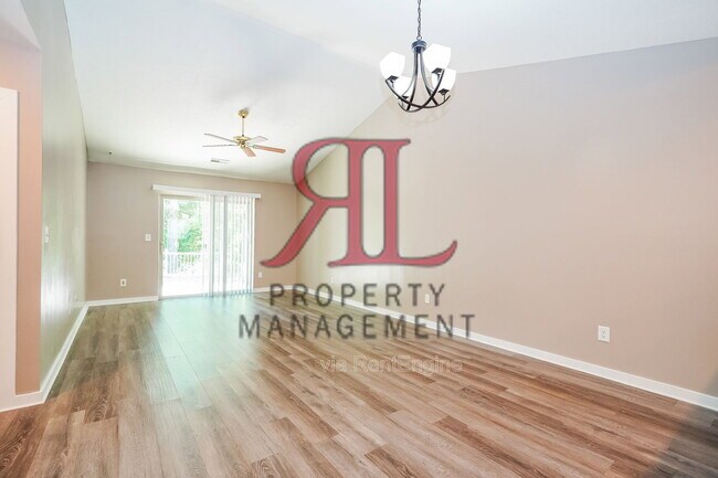 Building Photo - 1241 Rivercrest Dr S
