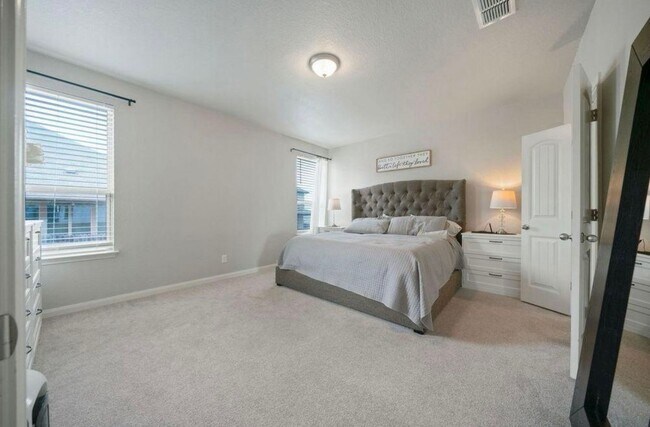 Building Photo - IMPRESSIVE 4 BD/3 BA HOME FOR RENT IN CYPR...