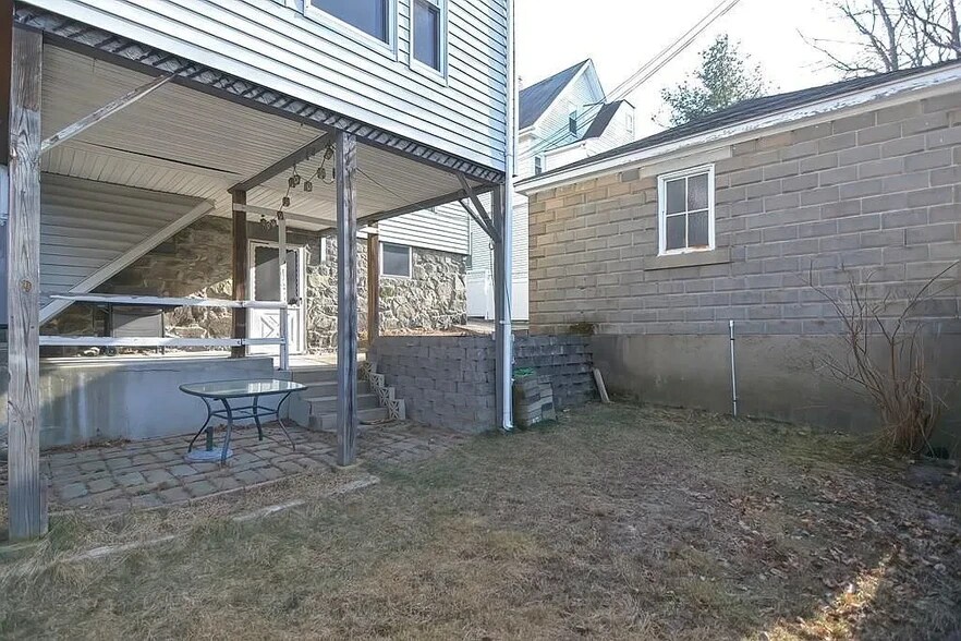 Building Photo - 52 Crescent Ave