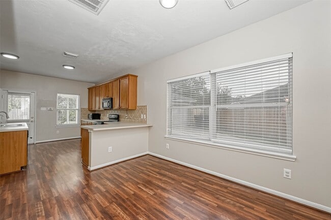 Building Photo - 4026 N Barnett Way