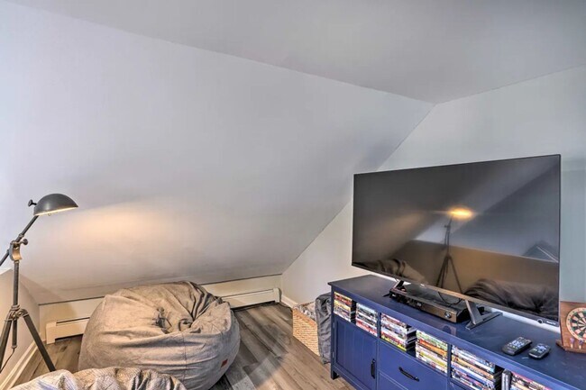 Building Photo - 210 Hatchery Rd