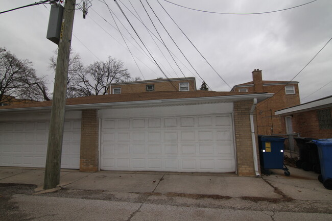 Building Photo - 3555 N Neva Ave