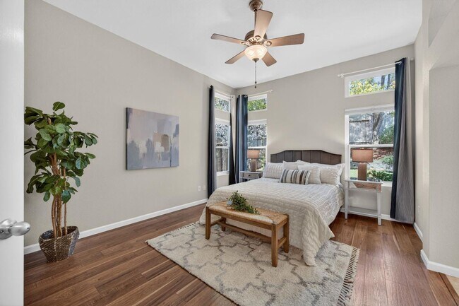 Building Photo - 2726 Genesee Dr