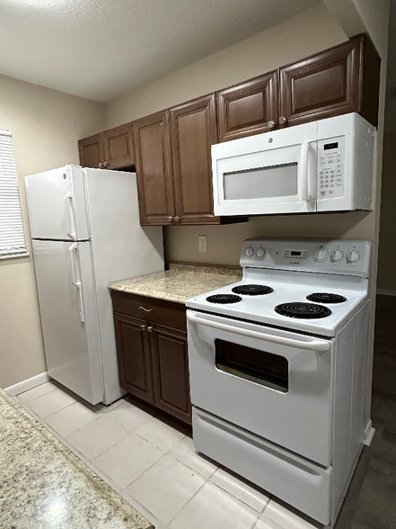 Building Photo - 1611 Green Ln