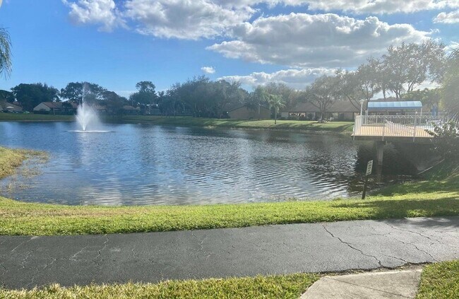 Building Photo - 536 Shady Pine Way