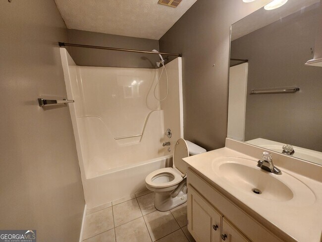 Building Photo - 7184 Village Loop