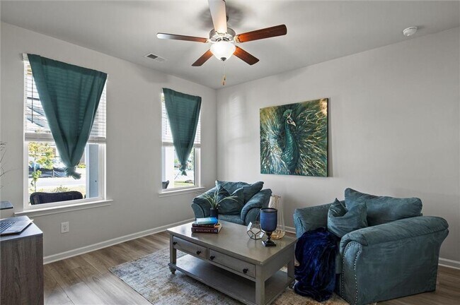 Building Photo - 213 Chiswick Lp