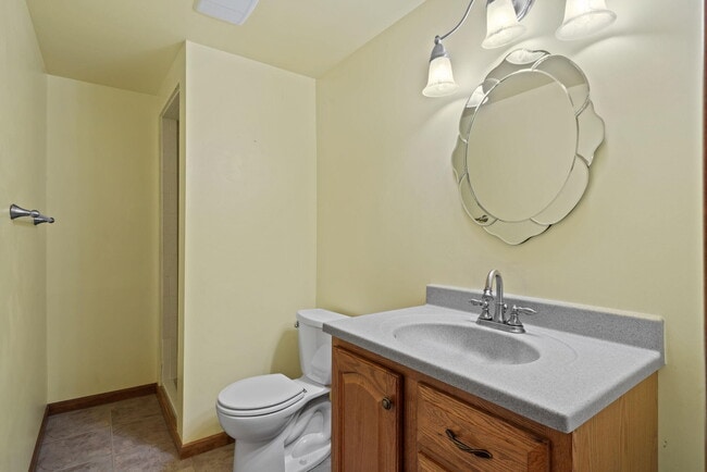 Building Photo - 1305 Jake Ln