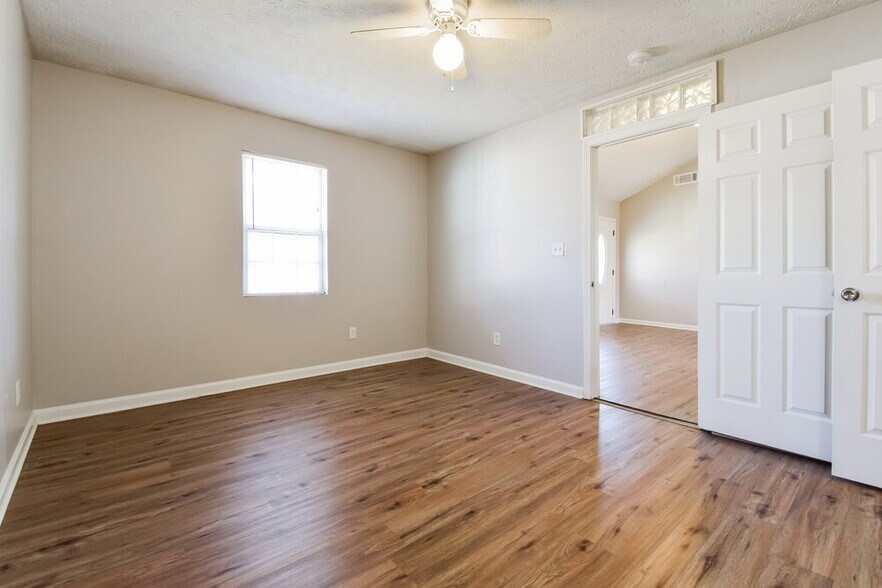 Building Photo - 5215 Austin Pl