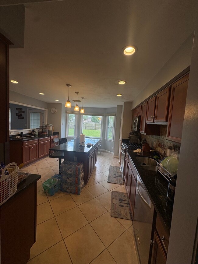 Building Photo - Andrew property