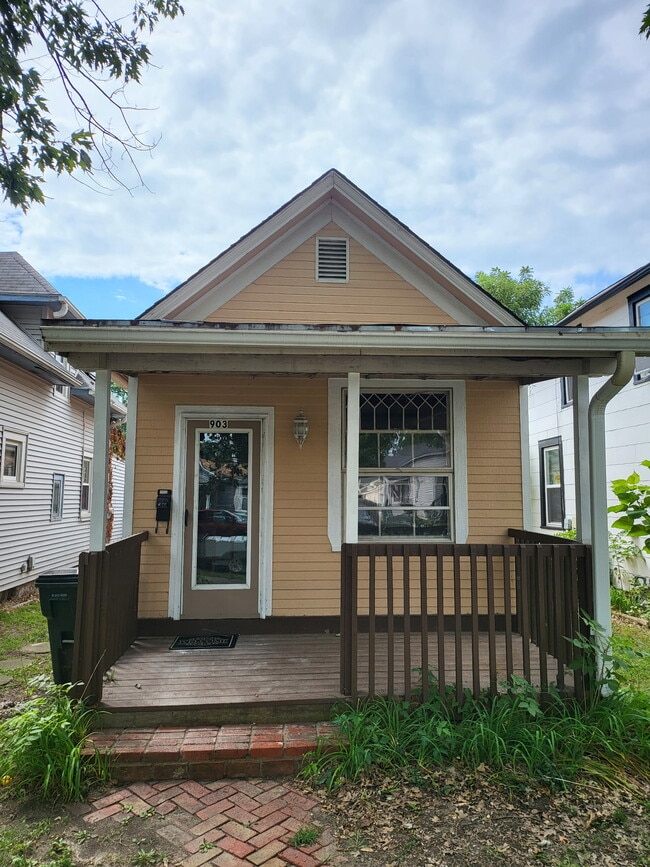 Primary Photo - 903 Osage St
