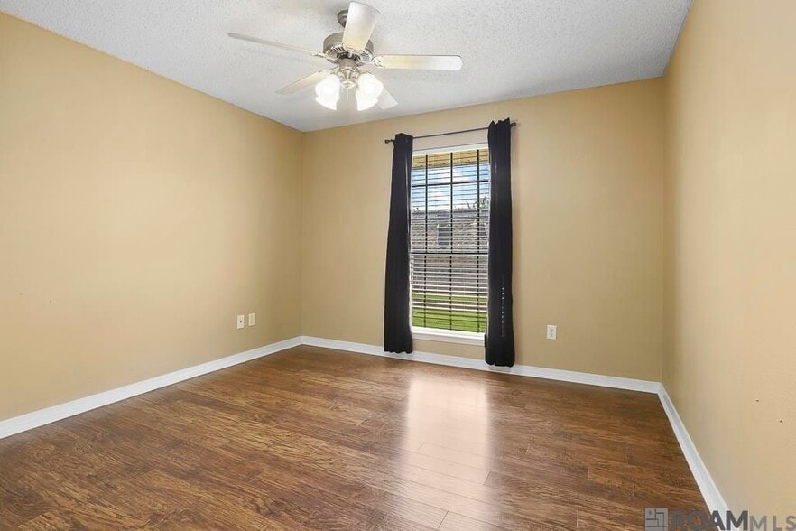 Building Photo - 8500 Bluebonnet Blvd