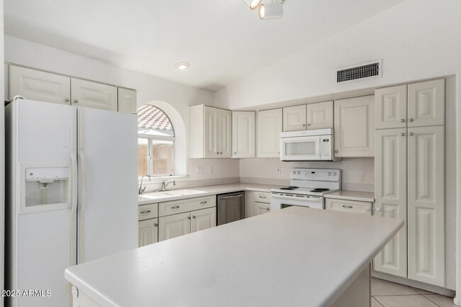 Building Photo - 1580 W Springfield Way