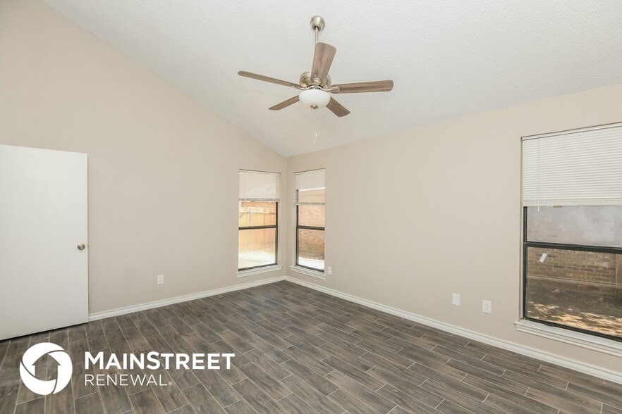 Building Photo - 2206 Mediterranean Ave