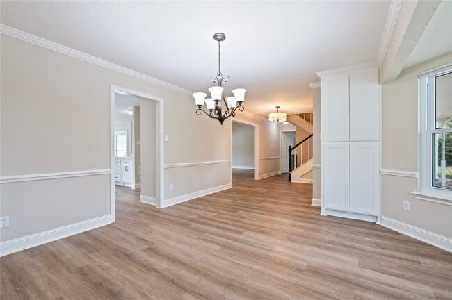 Building Photo - 15411 Woodcote Ct