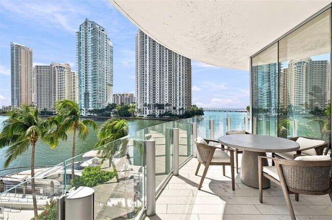 Building Photo - 300 Biscayne Blvd Way