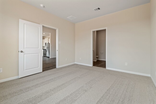 Building Photo - 700 Jasmine Rdg Ln