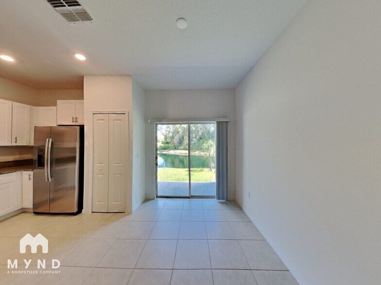 Building Photo - 6046 Shiner St