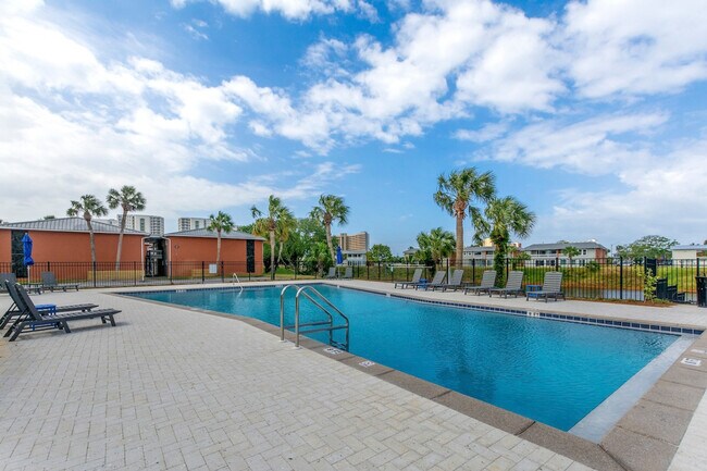 Building Photo - 4000 Gulf Terrace Dr