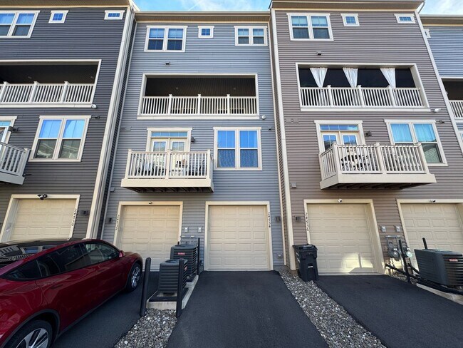 Building Photo - Modern 3 Bed 2.5 Bath Townhome In Beautiful Arcola Town Center