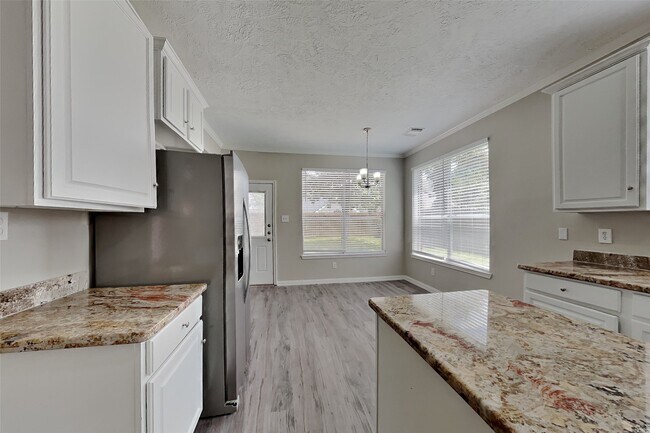 Building Photo - 1703 Calmar Dr