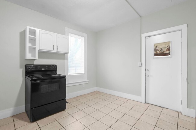 Building Photo - 1032 E 17th Ave