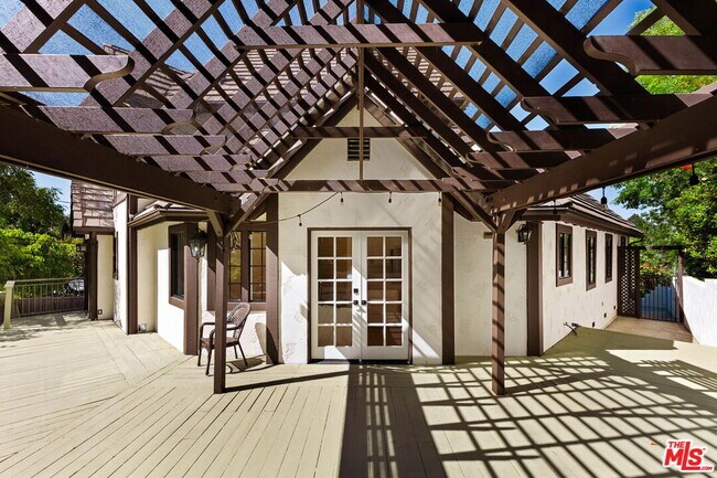 Building Photo - 5237 San Feliciano Dr