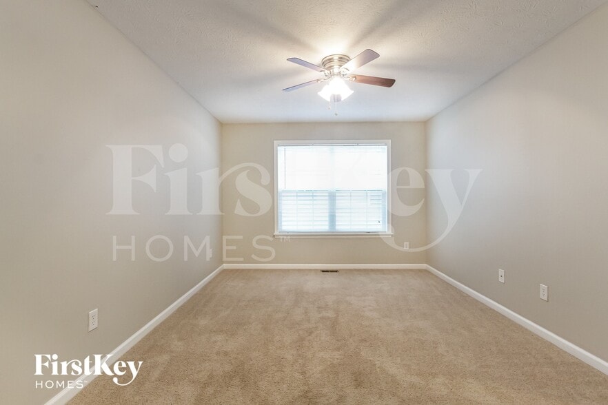 Building Photo - 5776 Bluff View Ln