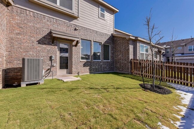 Building Photo - 603B Pearly Eye Dr