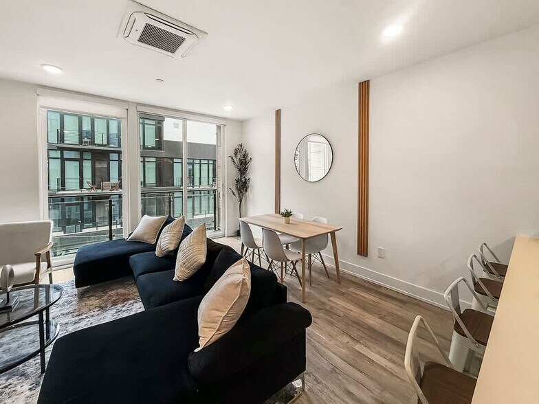 Building Photo - 1214 N American St