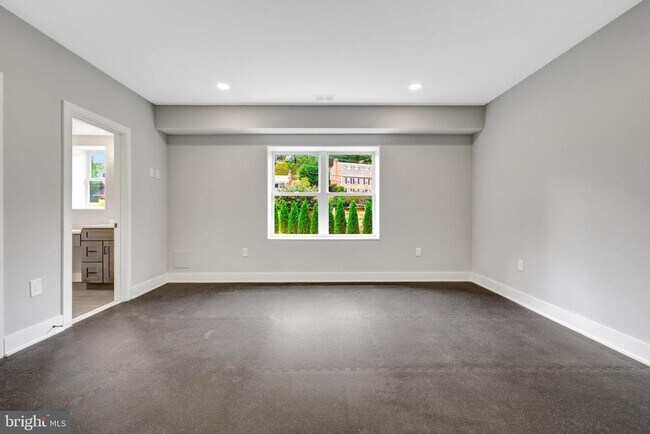 Building Photo - 6226 Kellogg Dr