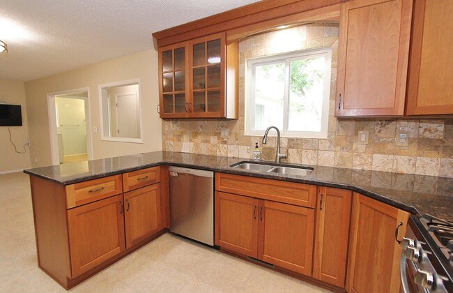 Building Photo - 12603 W Castlewood Dr