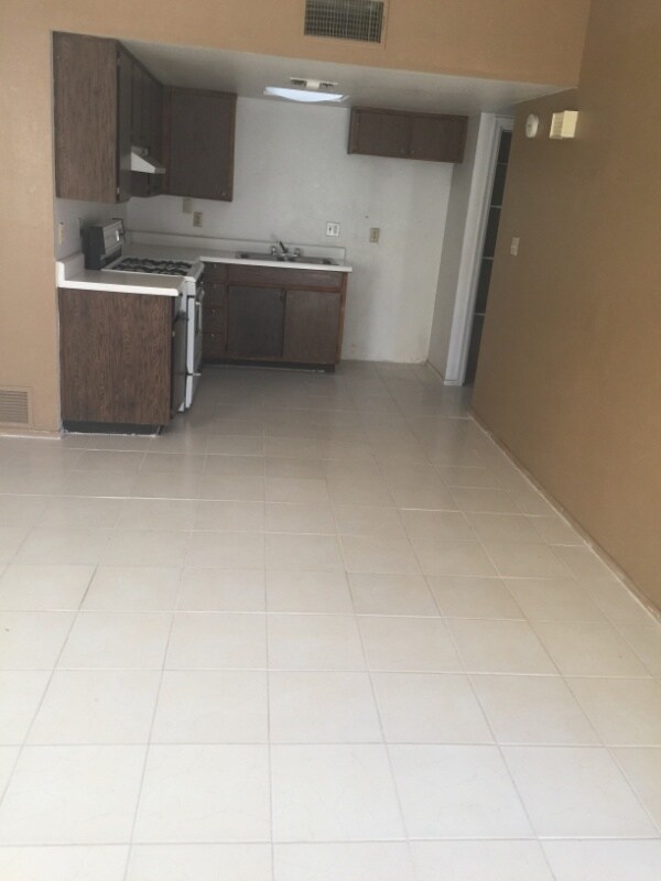 Building Photo - 793 W Mesa Verde Dr