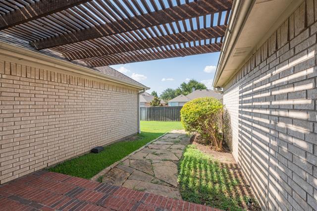 Building Photo - 1316 Lochness Dr