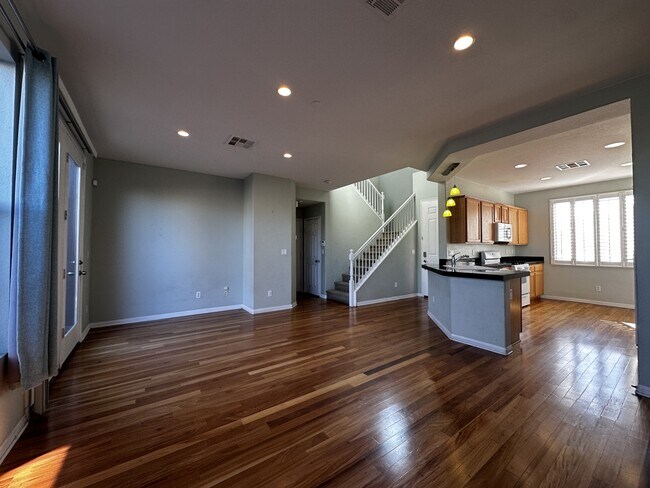 Building Photo - 7628 Belhurst Ave