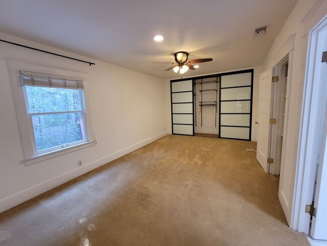 Building Photo - BEAUTIFUL 4BD - 3BA SINGLE STORY HOUSE WITH PRIVATE LAUNDRY AND DETACHED 2 CAR GARAGE