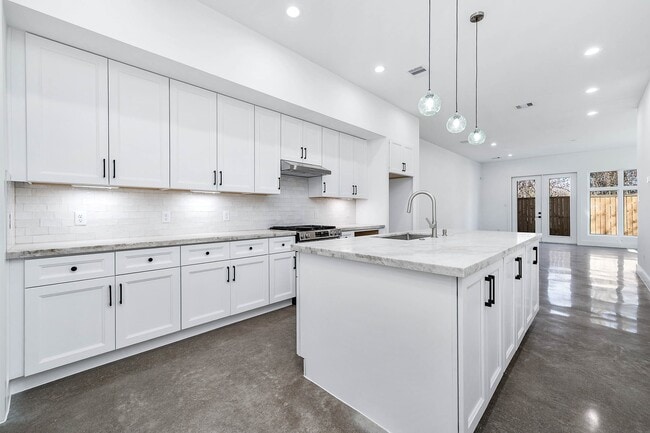 Building Photo - 3411 McGowen St