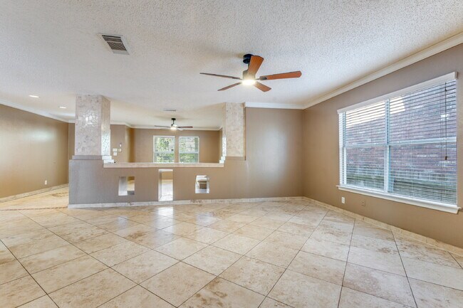 Building Photo - 9631 Hillside Trail