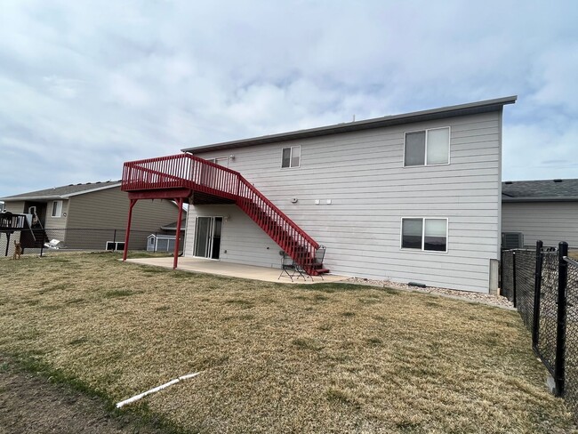 Building Photo - 4 Bedroom, 3 Bathroom Home for Rent