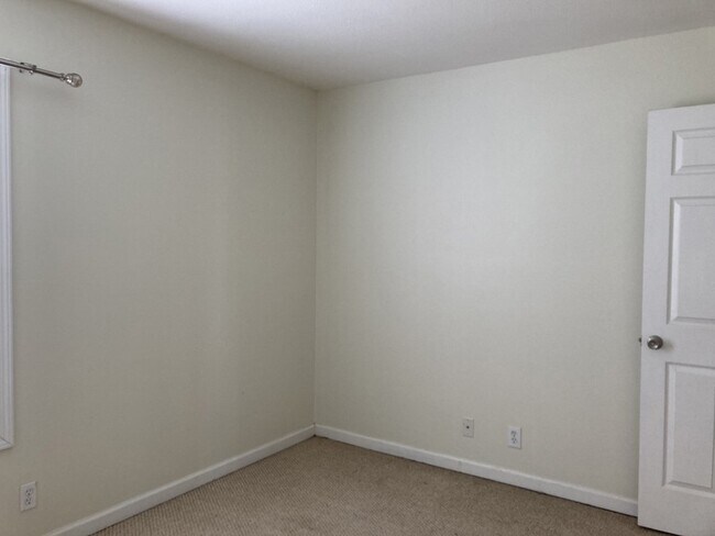 Building Photo - 2566 Leprechaun Ln