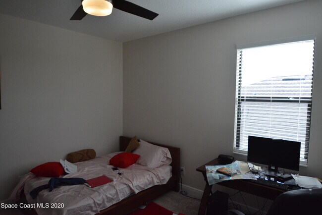 Building Photo - 7594 Poulicny Ln