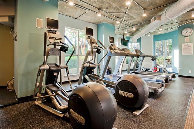 Building Photo - 3401 Lee Pkwy