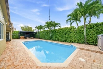 Building Photo - Northwest 9th Drive, Pembroke Pines, FL 33029 - 4 BR 2 BA single-family home