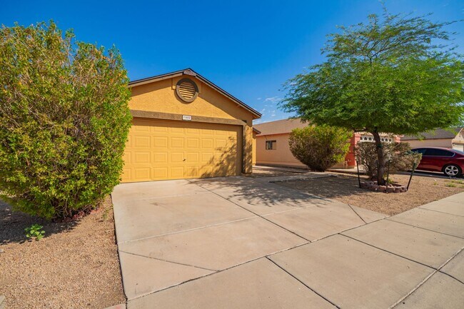 Building Photo - New Listing in El Mirage