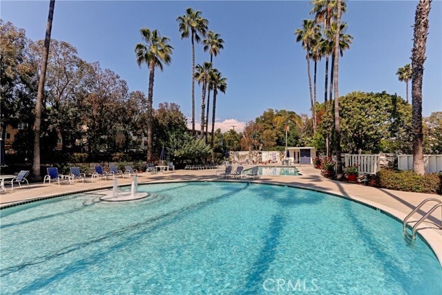 Building Photo - 241 S Barrington Ave